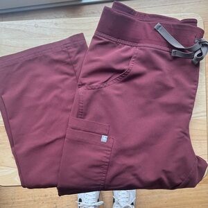 FIGS Dark Cherry Figs Set